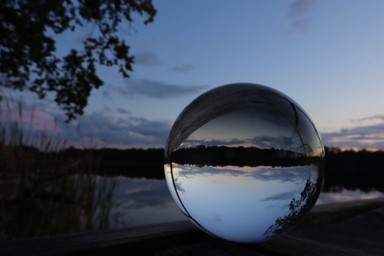 Lensball